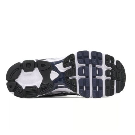 Nike HQ2056-104 - Image 3